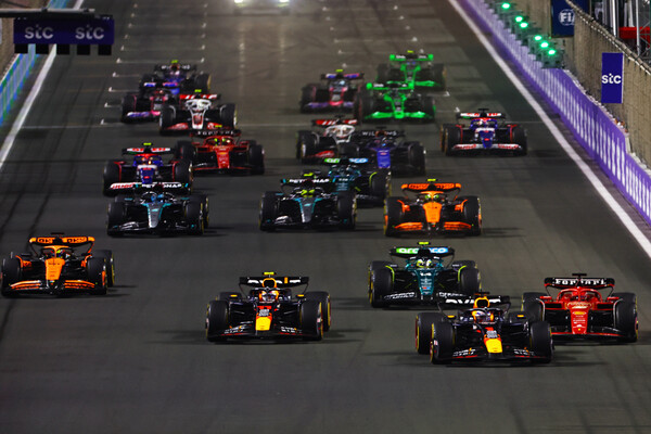 FIA가 2026년 F1 그랑프리의 새 파워 유닛(PU)에 ‘오버 라이드’ 모드를 도입하겠다고 최신 규정안에 추가했다.  제공=레드불