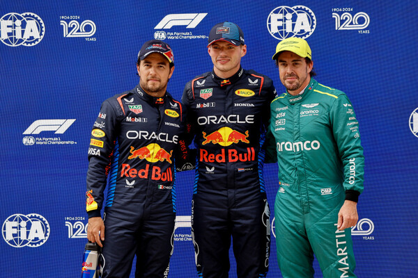 2024 F1 제5전 중국 GP에서 막스 페르스타펜(가운데)이 6연속(개막 5연속) 폴 포지션을 차지했고, 셀지오 페레스(왼쪽)와 페르난도 알론소가 각각 2, 3위를 했다. 사진=FIA