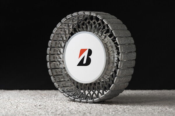 브리지스톤이 새로운 달 탐사 차량용 타이어를 개발했다. 사진=브리지스톤
