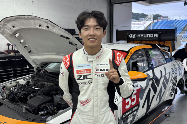 뉘르부르크링 내구레이스 출격을 준비하는 신우진 선수
